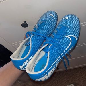 Soccer cleats